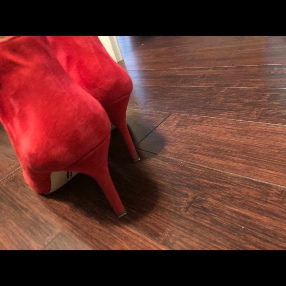 Louise et cie red suade booties with gold details - Picture 6 of 8